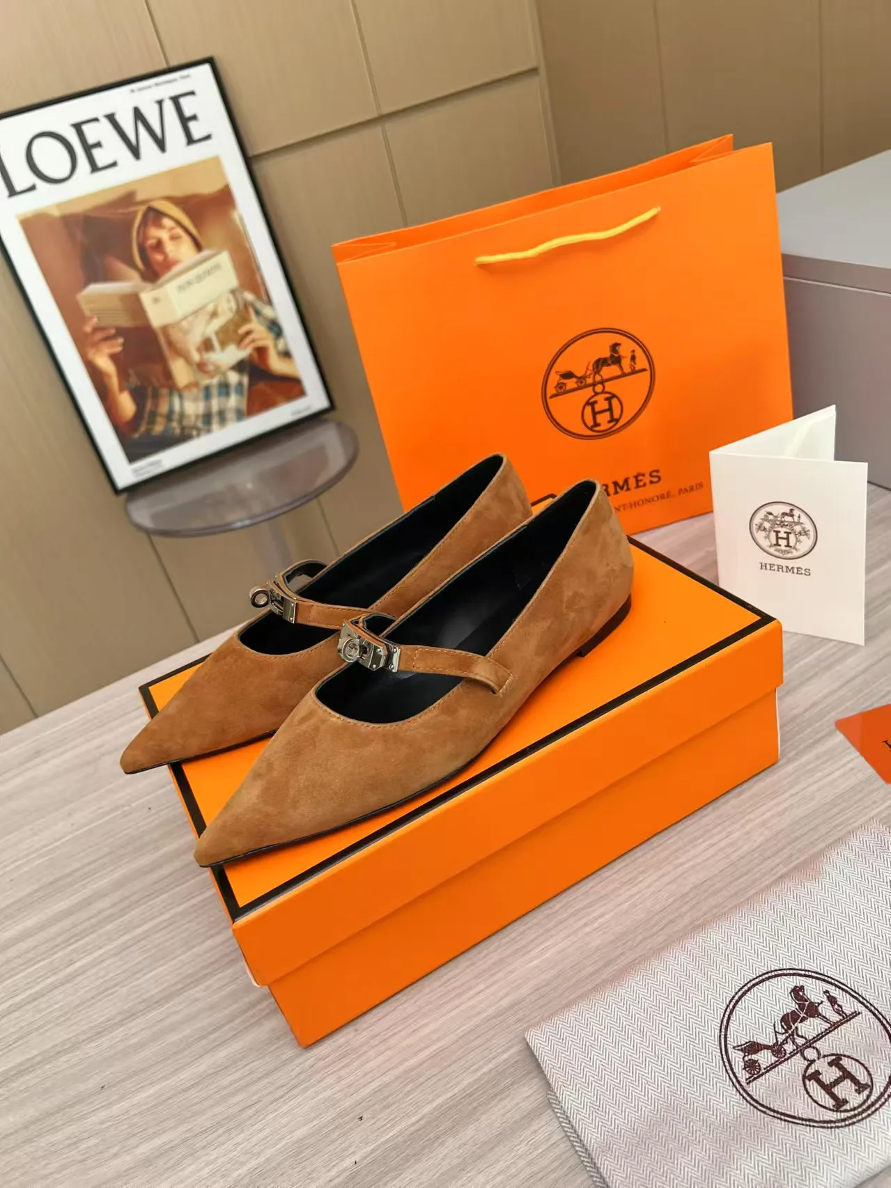 👟👟Ex-factory price 520👟👟, 2025 top product Hermes new genuine handmade shoes, purely handmade, a must-collect item! The perfect holiday accessory! Our pursuit of quality products is always the best! Don't give in! Comfort and originality, not following trends, and not deliberately expressing oneself are the consistent pursuits of Hermes and its fans! [Material] Upper: top layer leather, lining: genuine leather. Size 35-42